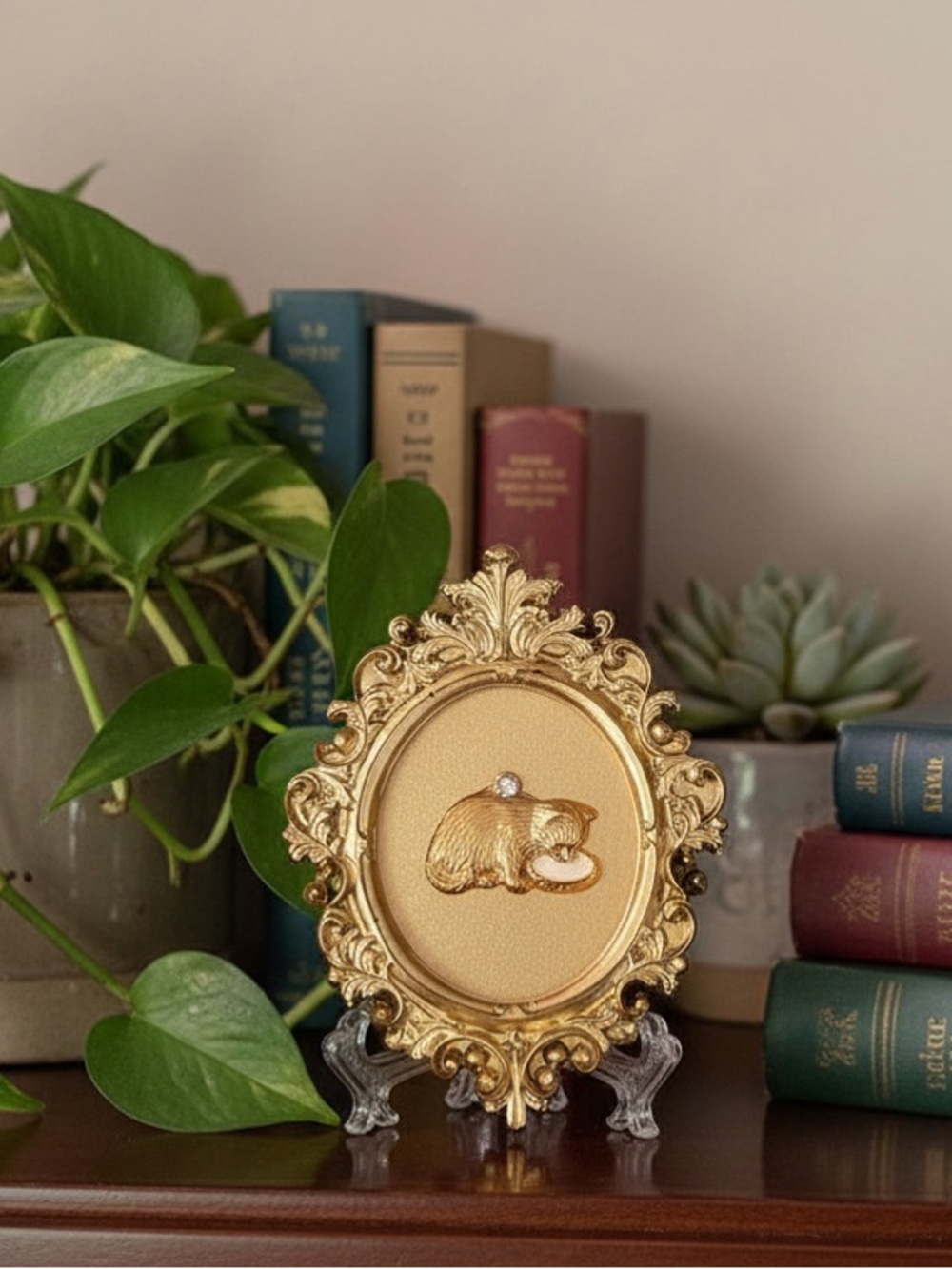 Baroque Gold-Tone Cat Themed Refrigerator Magnet Hand Crafted Avon Cat Charm - Picture 4 of 8